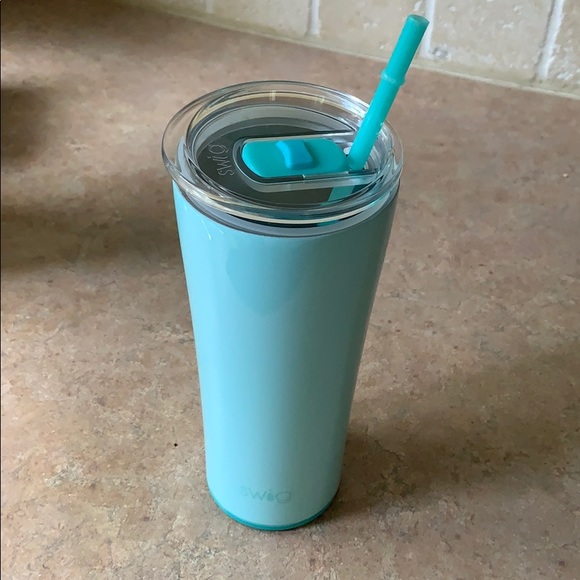 swig tumbler with straw